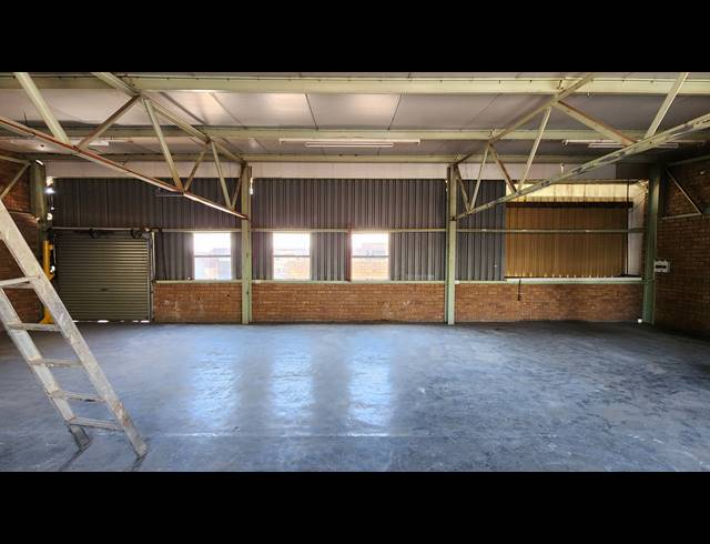 125M² WAREHOUSE TO LET IN SEBENZA